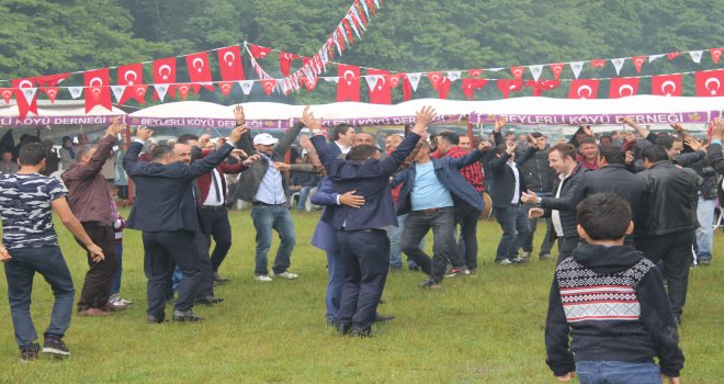  Yağmura Rağmen Beylerli Piknikte Coştu