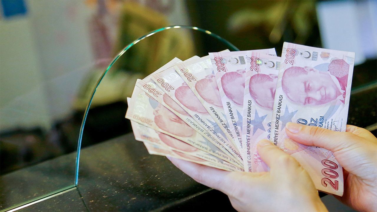 En düşük memur maaşı hesaplandı: Ocak memur zammı için yeni maaş tablosu! Enflasyon tahmini oranları değiştirdi