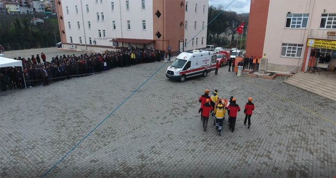 Deprem, Yangın ve Tahliye Tatbikatı Yapıldı Deprem, Yangın ve Tahliye Tatbikatı Yapıldı