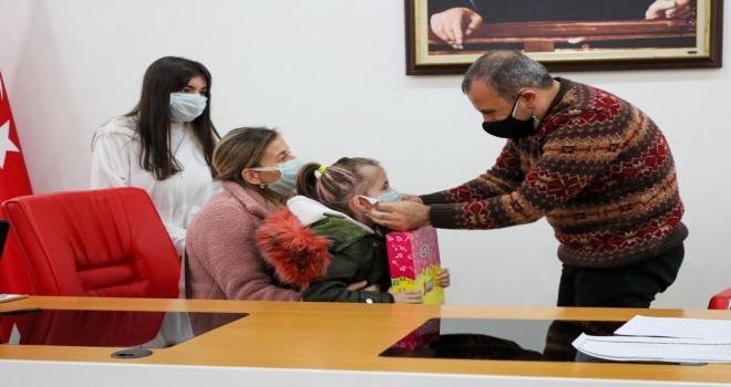 Vali Sonel, "Vatandaşlarımızı Mutlu Etmek İçin Elimizden Gelen Gayreti Gösteriyoruz"