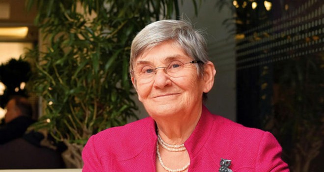 Ünlü Kardiolog Canan Karatay'dan Fındık Tavsiyesi Ünlü Kardiolog Canan Karatay'dan Fındık Tavsiyesi