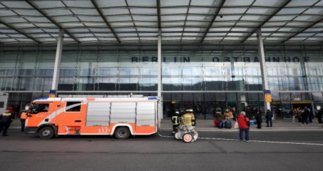 Berlin'de şüpheli paket alarmı