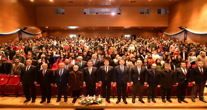 Altınordu Belediyesi'nden Hakkın Sesi Mehmet Akif Ersoy Konferansı
