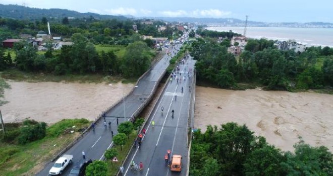 Ordu'da Sel Felaketi: Köprüler Yıkıldı, Çok Sayıda Kişi Mahsur Kaldı - Yeniden