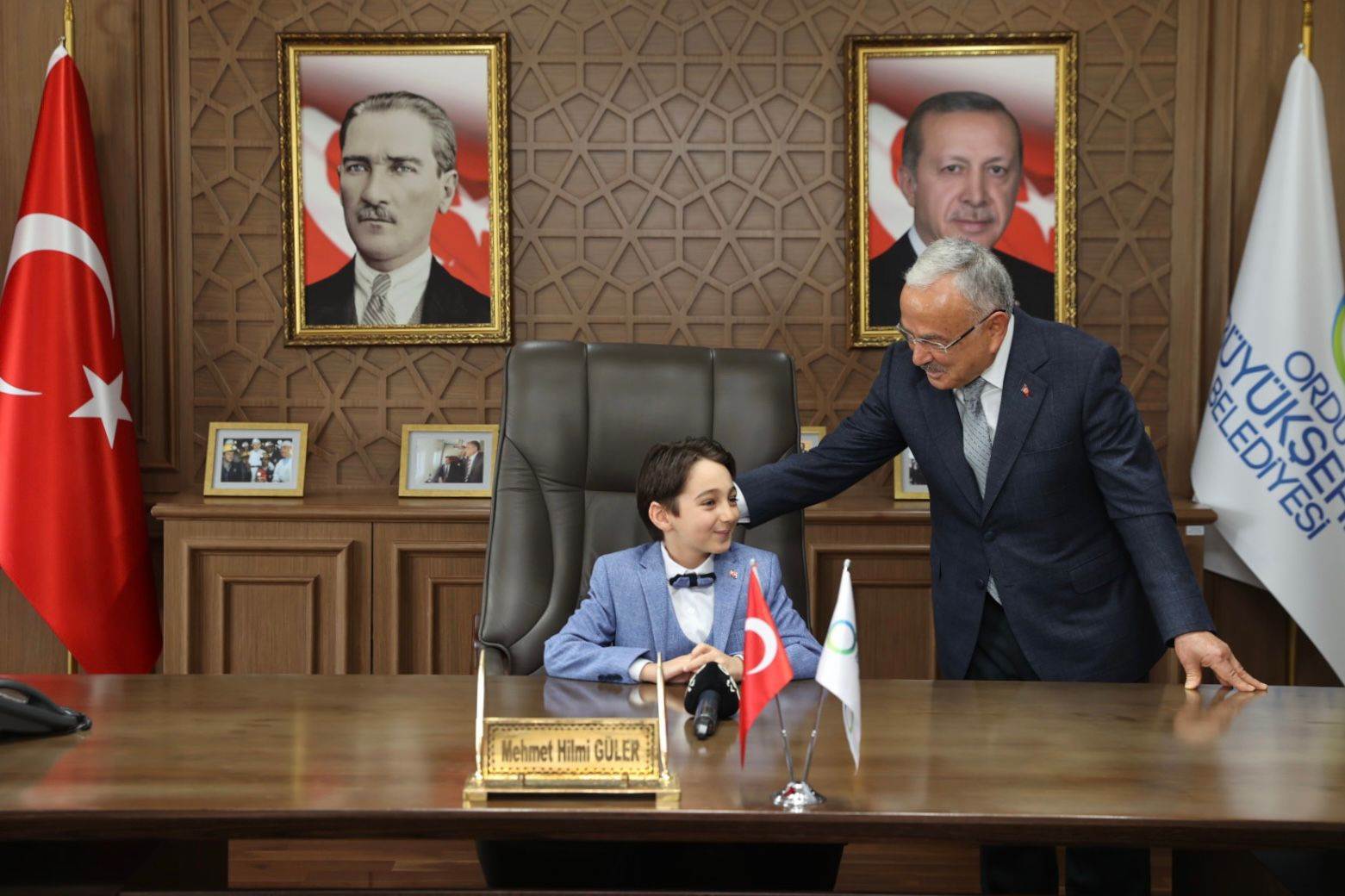 Başkan Güler Koltuğunu Minik Depremzede Kağan'a Teslim Etti