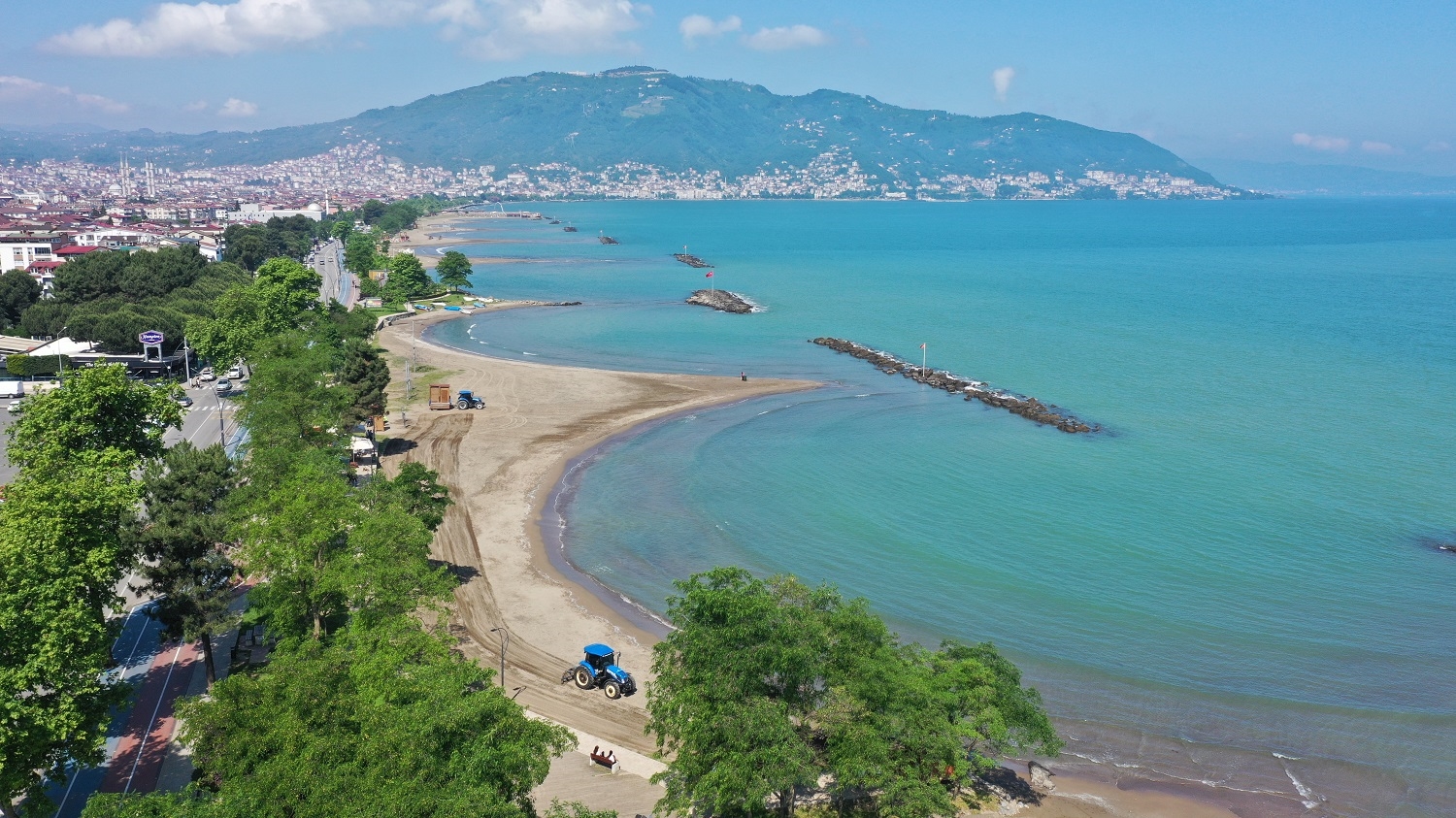 Büyükşehir Plajlarında Sezon Hazırlıkları