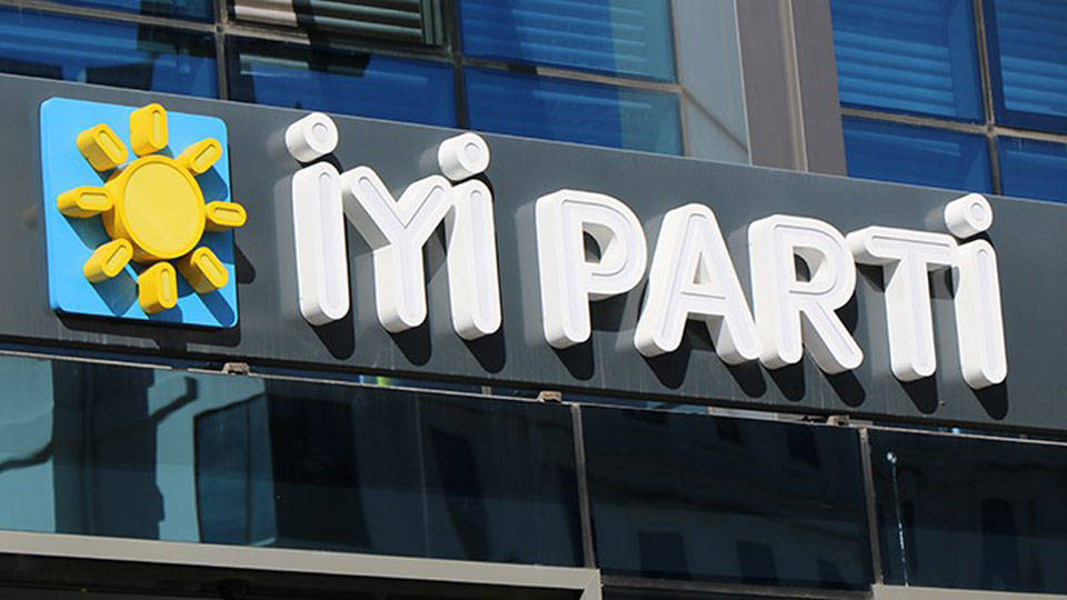 İYİ Partinin Grup Başkanı Koray Aydın Oldu