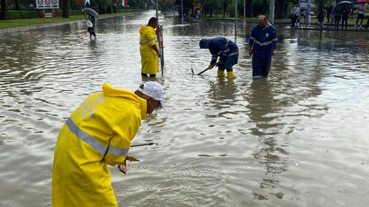 Meteoroloji'den sağanak yağış beklenen 11 il için uyarı