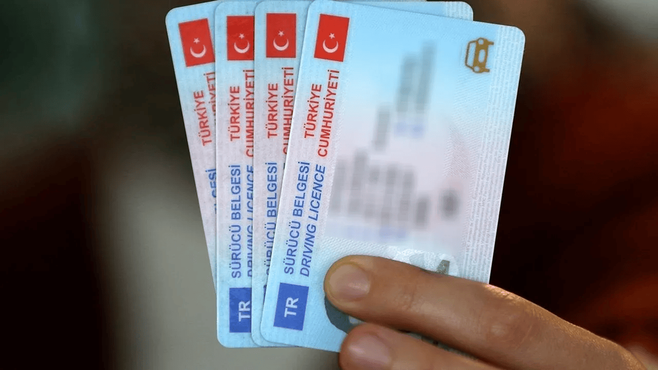 B Sınıfı Ehliyete Yaş Sınırı Geliyor: Trafikte Yeni Dönem!