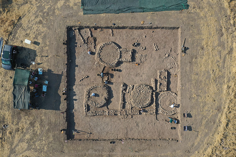 Domuztepe Höyüğü'nde 7.600 Yıllık Çocuk İskeleti Bulundu