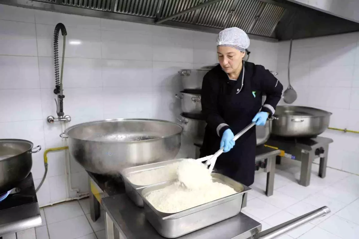 Ordu'da Aşevi, Her Gün 1000 İnsana Sıcak Yemek Dağıtıyor