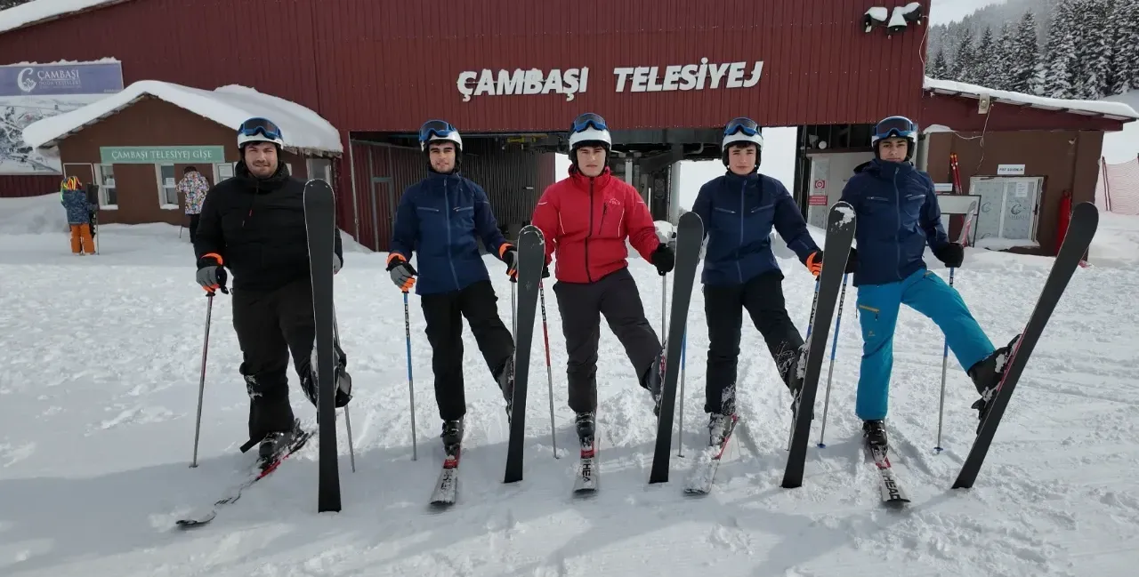 Gençlere Kayak Sürprizi