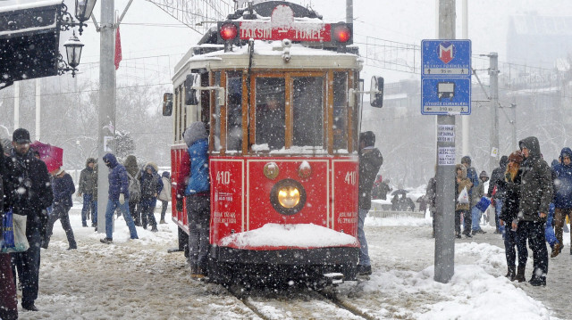 İstanbul'da Eğitime Kar Engeli: 12 Şubat’ta Okullar Tatil!