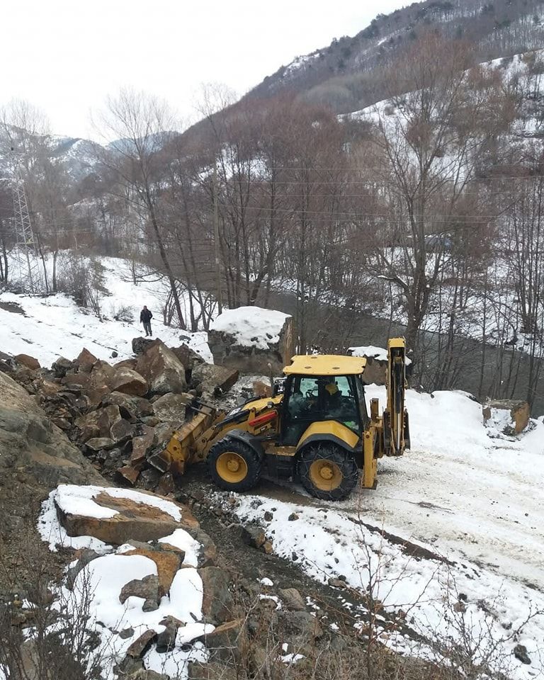 Mesudiye’de Heyelan Sonrası Yol Trafiğe Açıldı