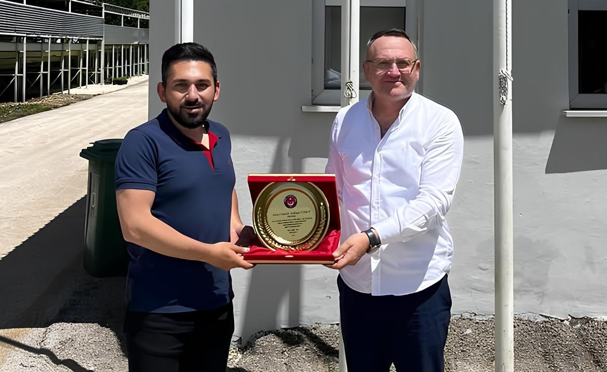 Başhekime Anlamlı Teşekkür