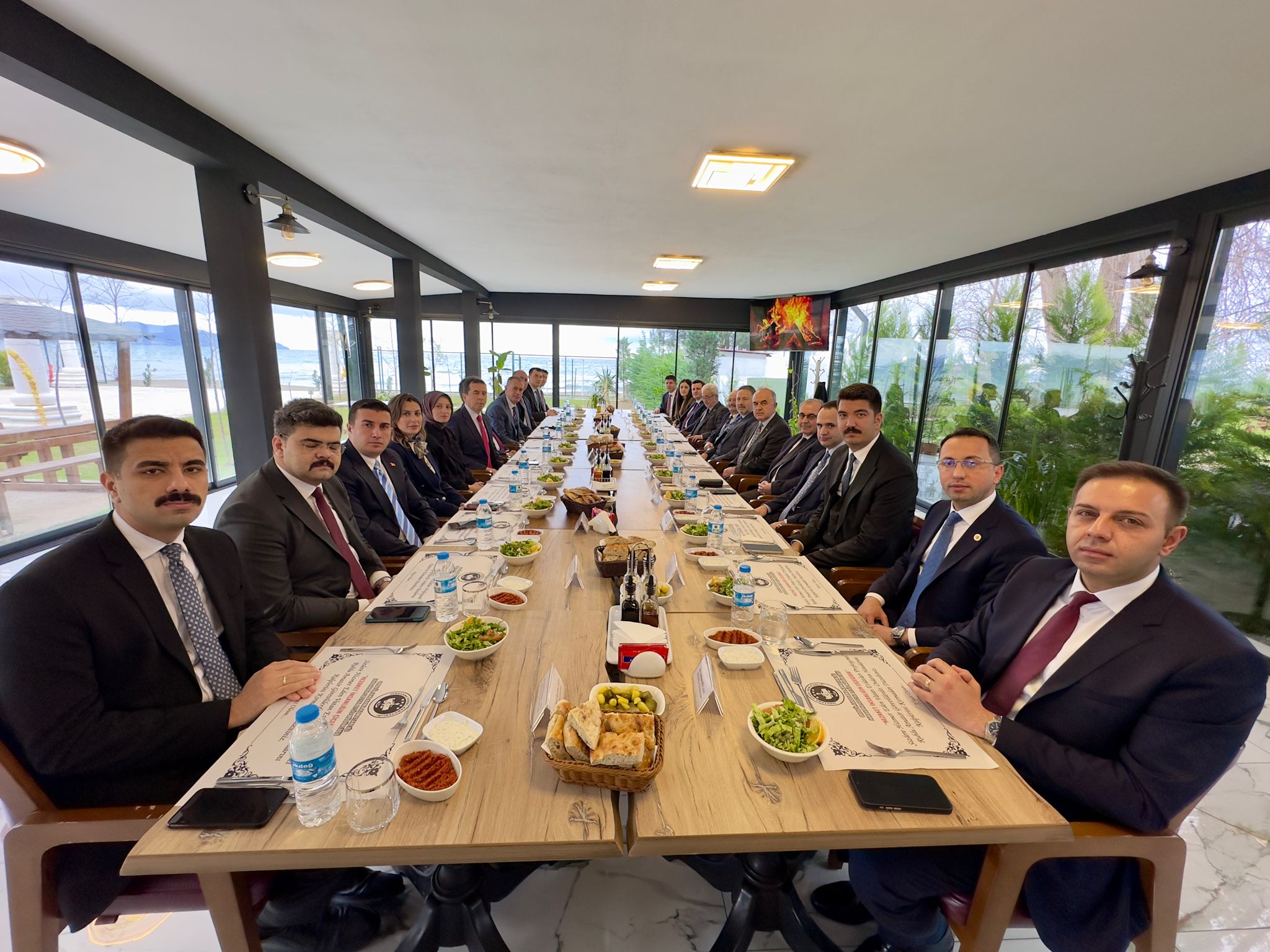 Vali Erol’dan İdareciler Günü Yemeği