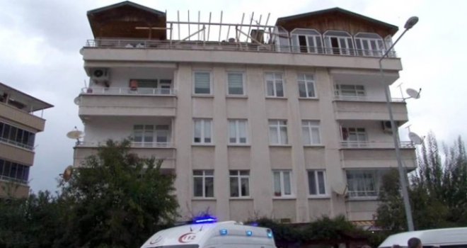 5. Kattan Düşen Çatı Ustası Hayatını Kaybetti