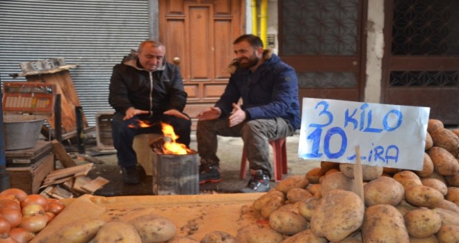 Pazarcıların 'Soğuk' Mesaisi