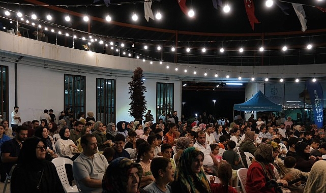 Açık hava tiyatrosu Dilovası'nda iz bıraktı