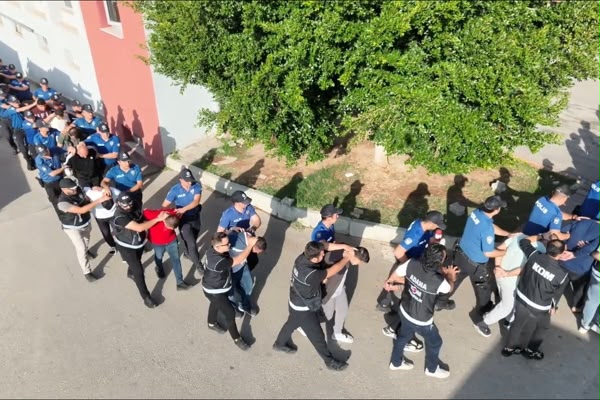 Adana merkezli operasyonda 73 kişi tutuklandı