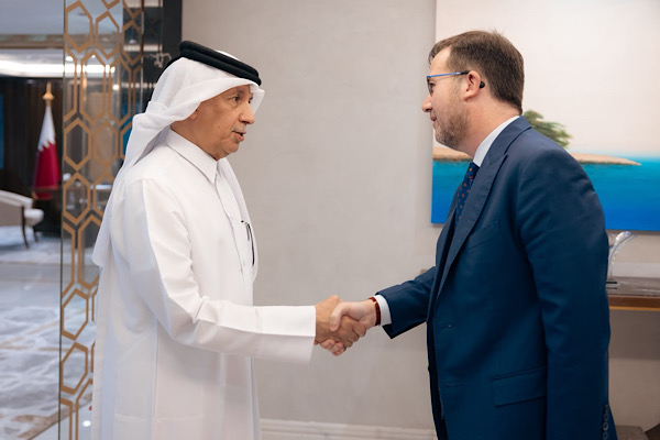 Al Muraikhi, ABD'nin Doha Büyükelçiliği Maslahatgüzarı Hodges ile görüştü Al Muraikhi, ABD'nin Doha Büyükelçiliği Maslahatgüzarı Hodges ile görüştü