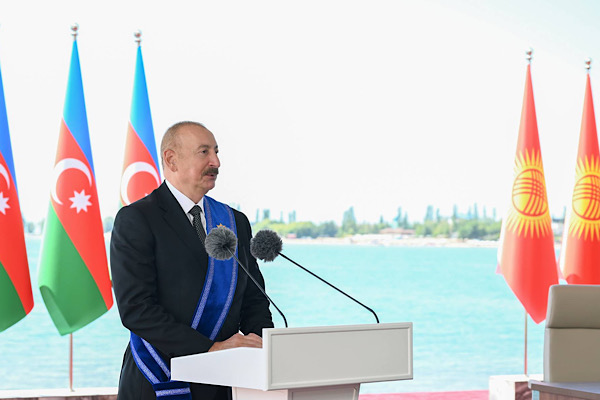 Aliyev, eski Ukrayna Cumhurbaşkanı Yuşçenko ile görüştü Aliyev, eski Ukrayna Cumhurbaşkanı Yuşçenko ile görüştü