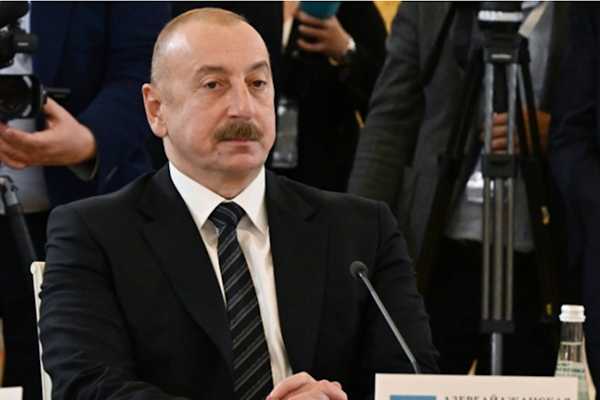 Aliyev, Türkmenbaşı'nda BDT Ulusal Mutfak Festivali'ni ziyaret etti