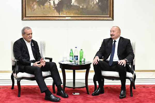 Aliyev ve Pezeşkiyan Bişkek’te bir araya geldi
