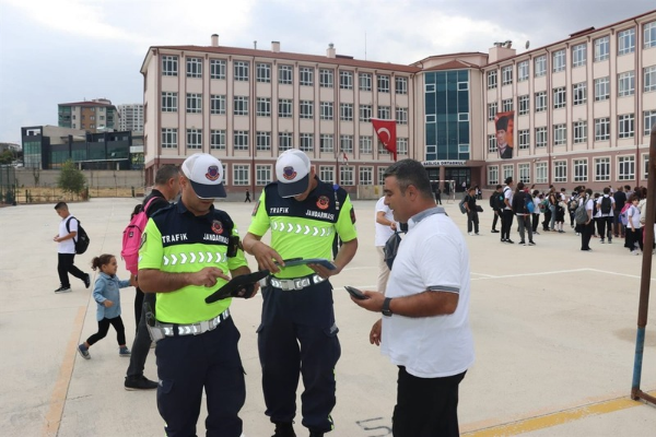 Ankara Valiliğinden okul çevrelerinde kapsamlı güvenlik denetimi