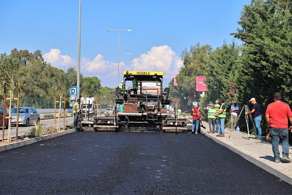 Antalya’da COP31 hazırlıkları kapsamında asfalt çalışmaları sürüyor