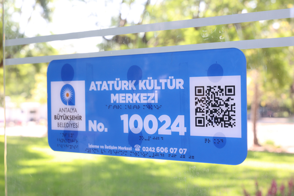 Antalya'da engelli dostu durak sayısı artıyor