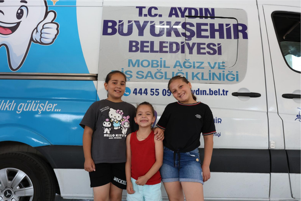 Aydın'da mobil ağız ve diş sağlığı hizmeti 5 ilçede vatandaşlarla buluştu Aydın'da mobil ağız ve diş sağlığı hizmeti 5 ilçede vatandaşlarla buluştu