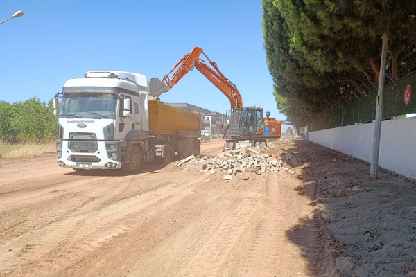 Aydın'da yol yapım, bakım, onarım ve altyapı çalışmaları sürüyor