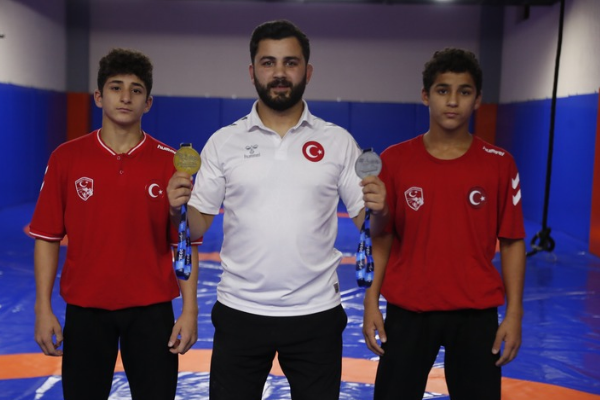 Bağcılarlı Aykal kardeşler Balkan Şampiyonası’nda finalde karşılaştı