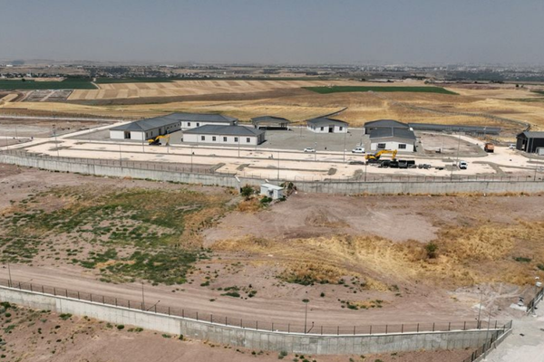 Bağıvar'da 588 bin metrekarelik yeni mezarlıkta çalışmalar son aşamaya geldi