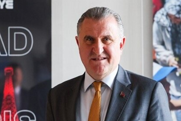 Bak: Gençlerin fikirleri geleceğe yön verecek