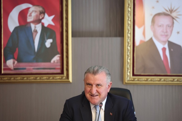 Bakan Bak: Burs ve öğrenim kredisi başvuruları başladı Bakan Bak: Burs ve öğrenim kredisi başvuruları başladı