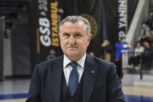 Bakan Bak'tan Filenin Sultanları'na tebrik: Finaldeyiz finalde Bakan Bak'tan Filenin Sultanları'na tebrik: Finaldeyiz finalde