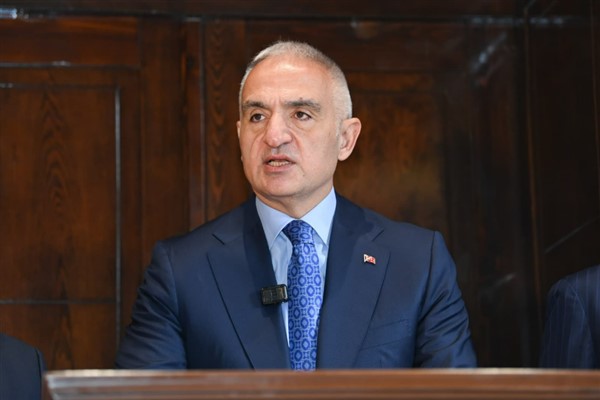 Bakan Ersoy: 400 sanatçıyı aynı sahnede buluşturuyoruz Bakan Ersoy: 400 sanatçıyı aynı sahnede buluşturuyoruz