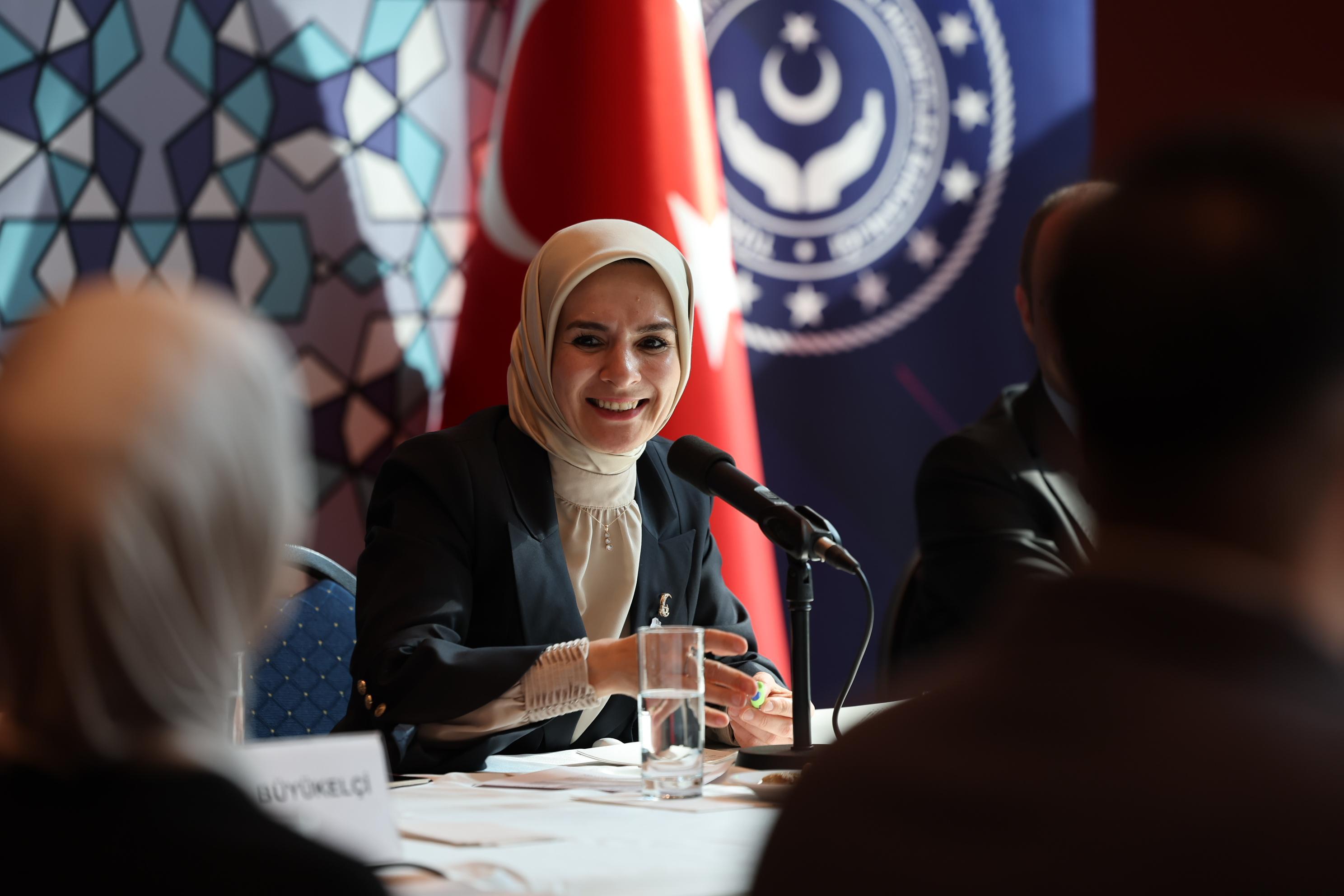 Bakan Göktaş, Özbekistan'da sosyal hizmet merkezini ziyaret etti Bakan Göktaş, Özbekistan'da sosyal hizmet merkezini ziyaret etti