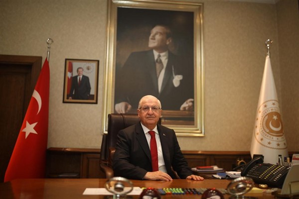 Bakan Güler, şehit Jandarma Er Emin Polat’ın ailesini ziyaret etti Bakan Güler, şehit Jandarma Er Emin Polat’ın ailesini ziyaret etti