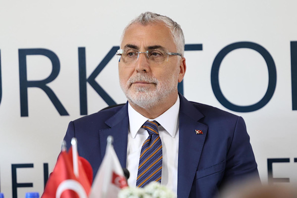 Bakan Işıkhan, Devrek’te vatandaşlarla bir araya geldi Bakan Işıkhan, Devrek’te vatandaşlarla bir araya geldi