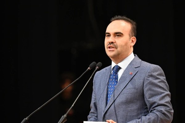 Bakan Kacır: İmalat sanayii yatırımlarına öncelikli finansman imkanı sunuyoruz Bakan Kacır: İmalat sanayii yatırımlarına öncelikli finansman imkanı sunuyoruz