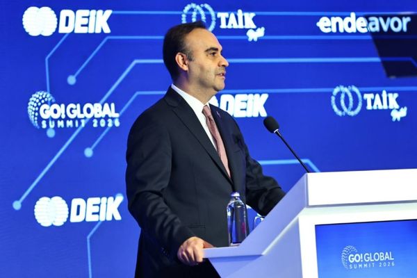 Bakan Kacır: Togg günde 375 araç üretiyor Bakan Kacır: Togg günde 375 araç üretiyor