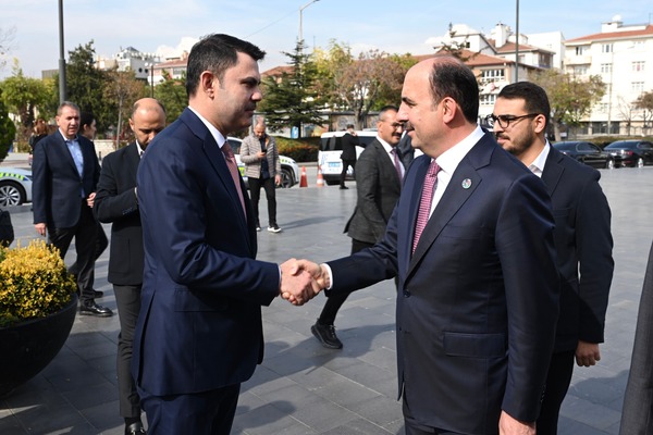 Bakan Kurum, Konya Büyükşehir Belediye Başkanı Altay’ı ziyaret etti Bakan Kurum, Konya Büyükşehir Belediye Başkanı Altay’ı ziyaret etti