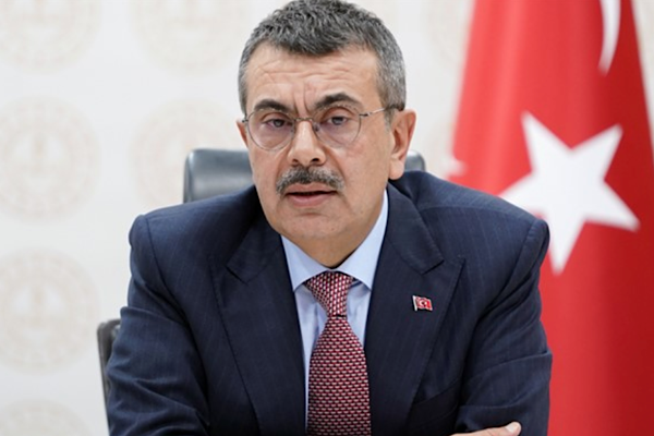 Bakan Tekin, Batman’da AK Parti Merkez İlçe Danışma Meclisi Toplantısı’na katıldı Bakan Tekin, Batman’da AK Parti Merkez İlçe Danışma Meclisi Toplantısı’na katıldı