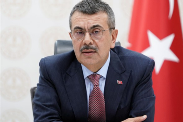 Bakan Tekin: MEB Pasaport Başvuru Sistemi hizmete açıldı Bakan Tekin: MEB Pasaport Başvuru Sistemi hizmete açıldı