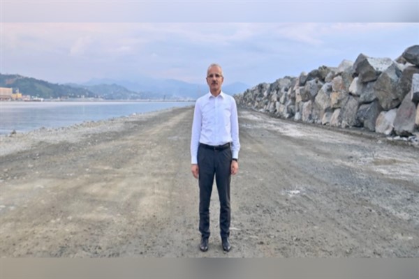 Bakan Uraloğlu, Trabzon heyetini kabul etti Bakan Uraloğlu, Trabzon heyetini kabul etti