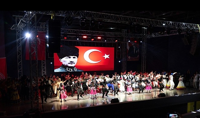 Balçova'da 30 Ağustos Coşkusu Dünyanın Renkleriyle Buluştu