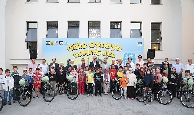 Başkan Altay “Güle Oynaya Camiye Gel" Projesi Kapsamında Çocukların Sabah Namazı Coşkusuna Eşlik Etti